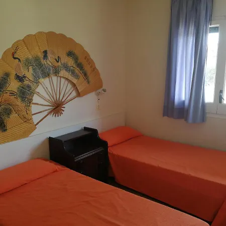 With Community Pool For 4 People Appartement