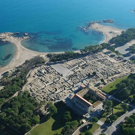 With Community Pool For 4 People * L' Escala