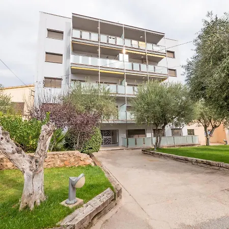 With Community Pool For 4 People L'Escala
