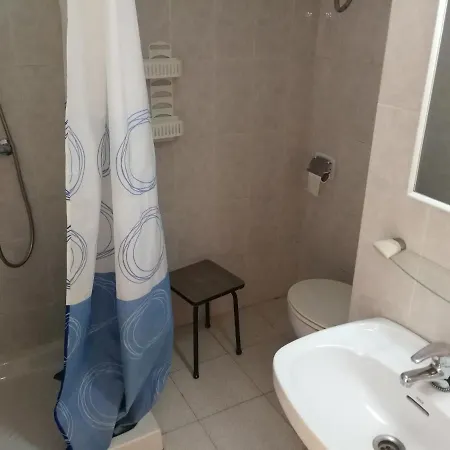 With Community Pool For 4 People Apartment *