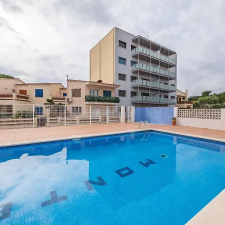 With Community Pool For 4 People Apartment *